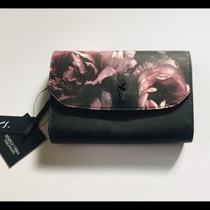 Signature Envelope Clutch